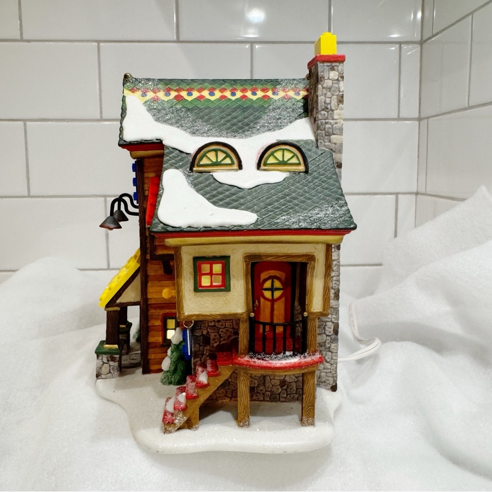 ❤️🎄❤️ Dept 56 | “LEGO Building Creation Station”| North Pole Series ❤️🎄❤️ - Picture 7 of 15